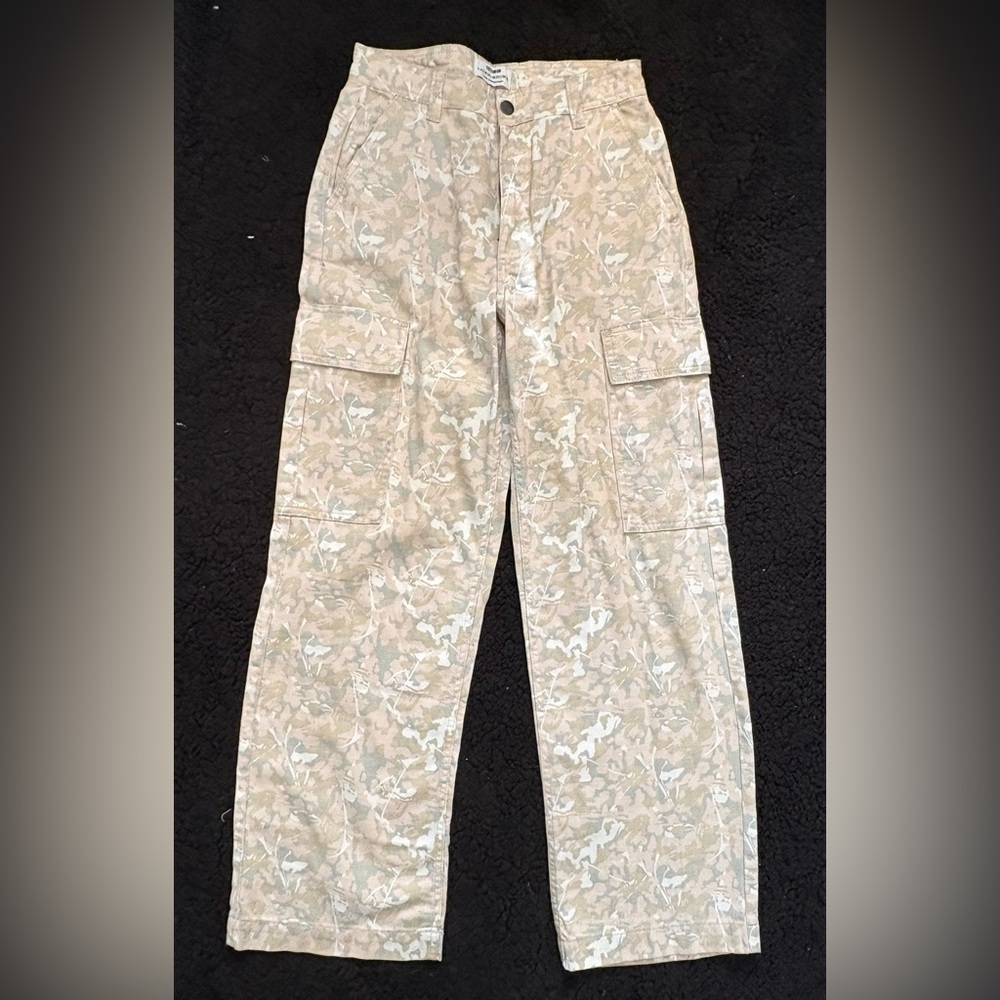Cotton On Beige Wide Leg Cargo Pants - Picture 8 of 9